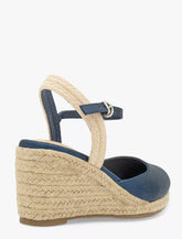 YENNIFER NAVY